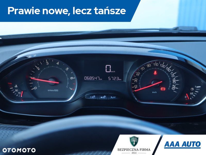 Peugeot 208 - 13
