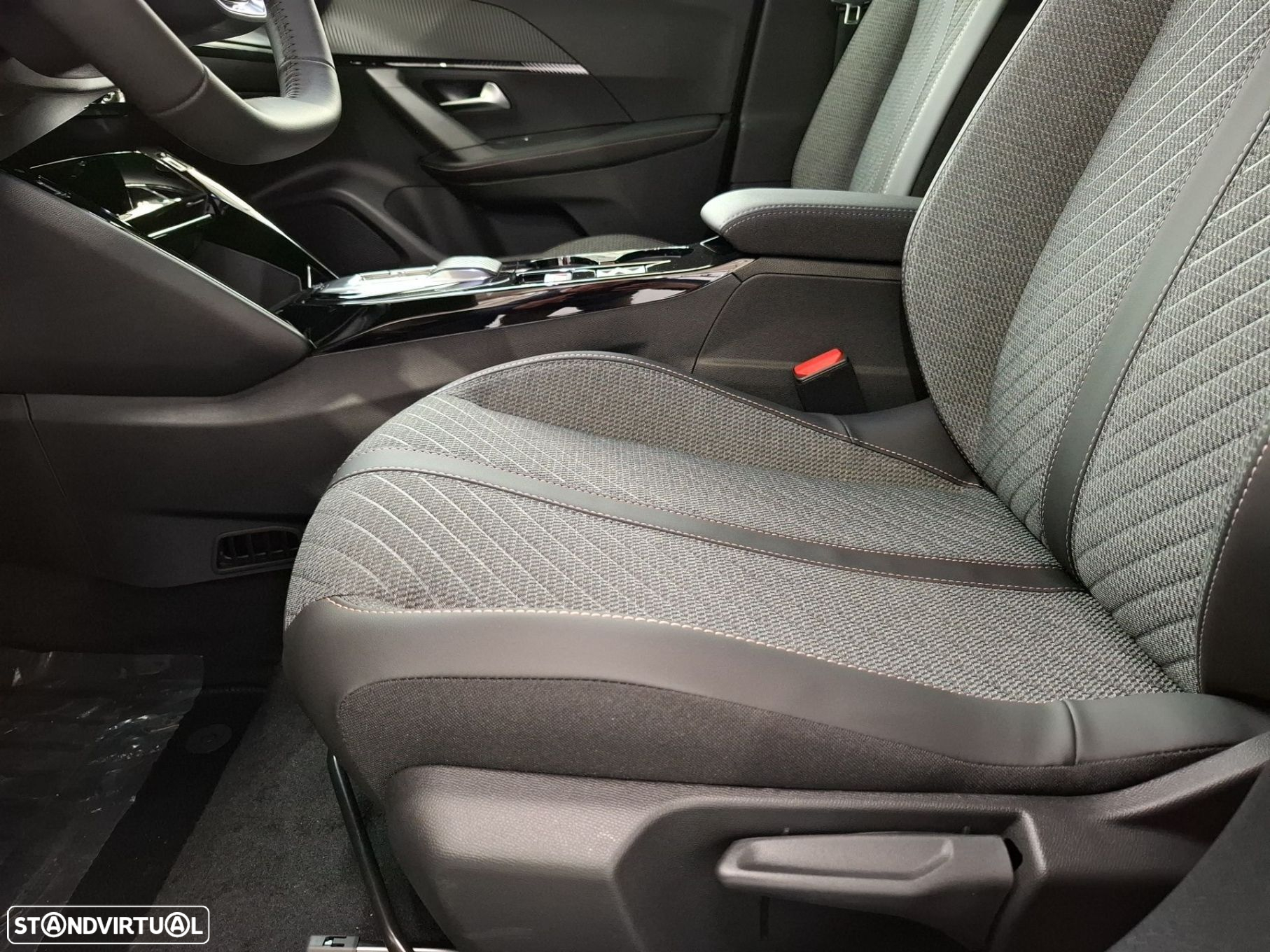 Peugeot e-2008 54 kWh Allure - 21