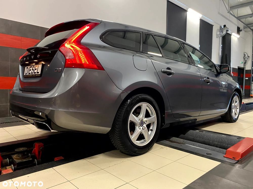 Volvo V60 D2 Summum - 11