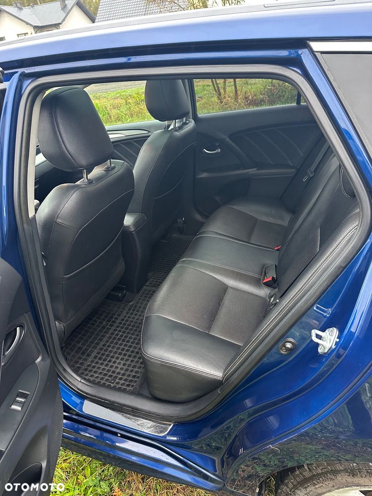 Toyota Avensis 2.0 D-4D Premium - 9