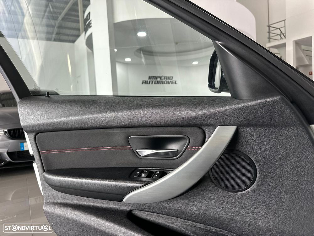 BMW 320 d Pack M - 47