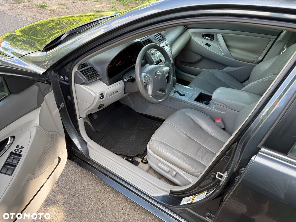 Toyota Camry 2.4 SE - 8