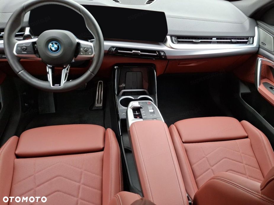 BMW iX2 - 8