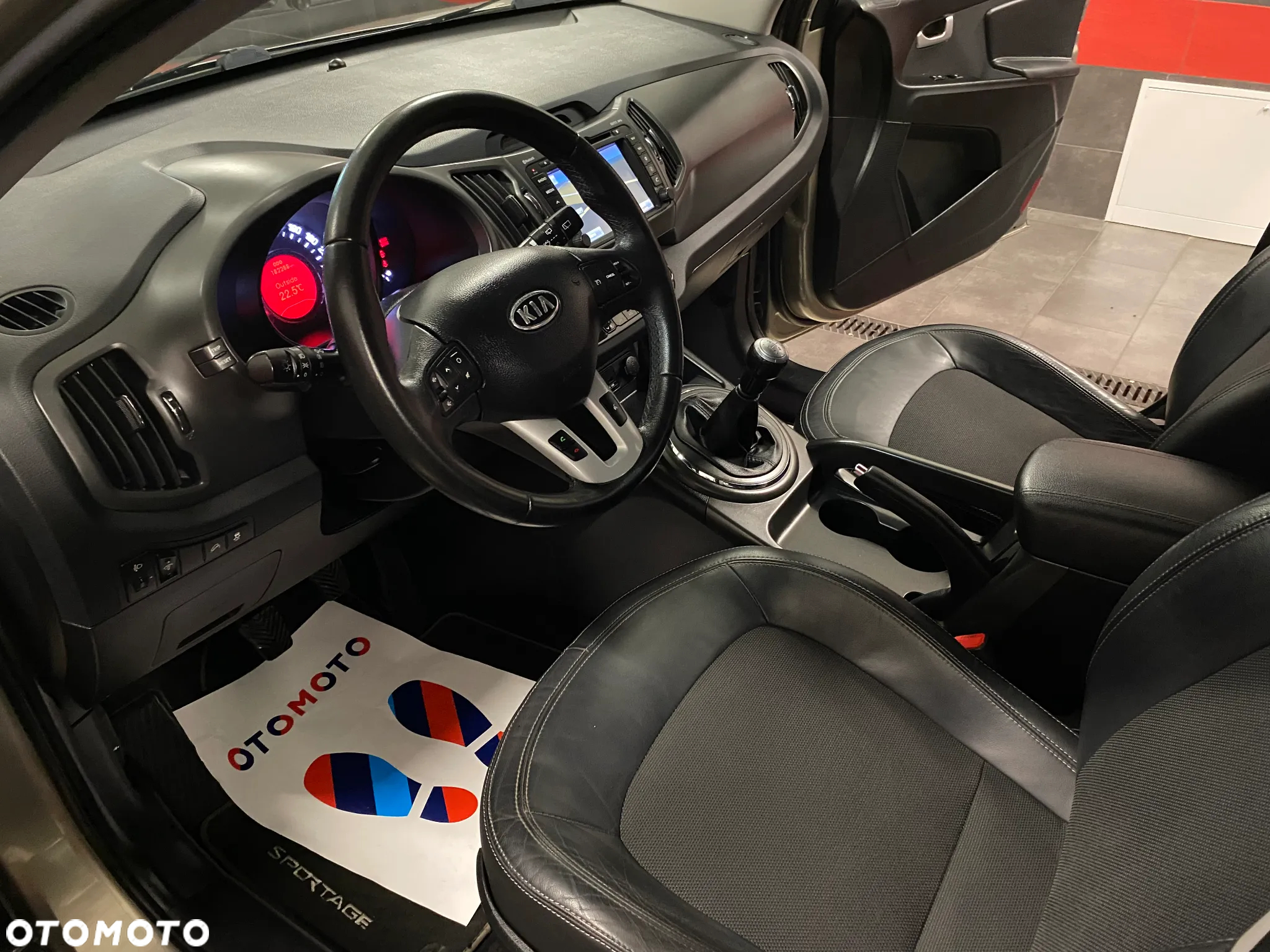 Kia Sportage 2.0 M - 11
