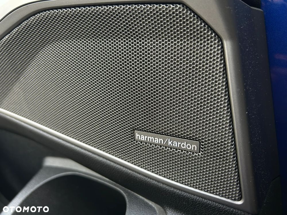 BMW Seria 3 330e - 22