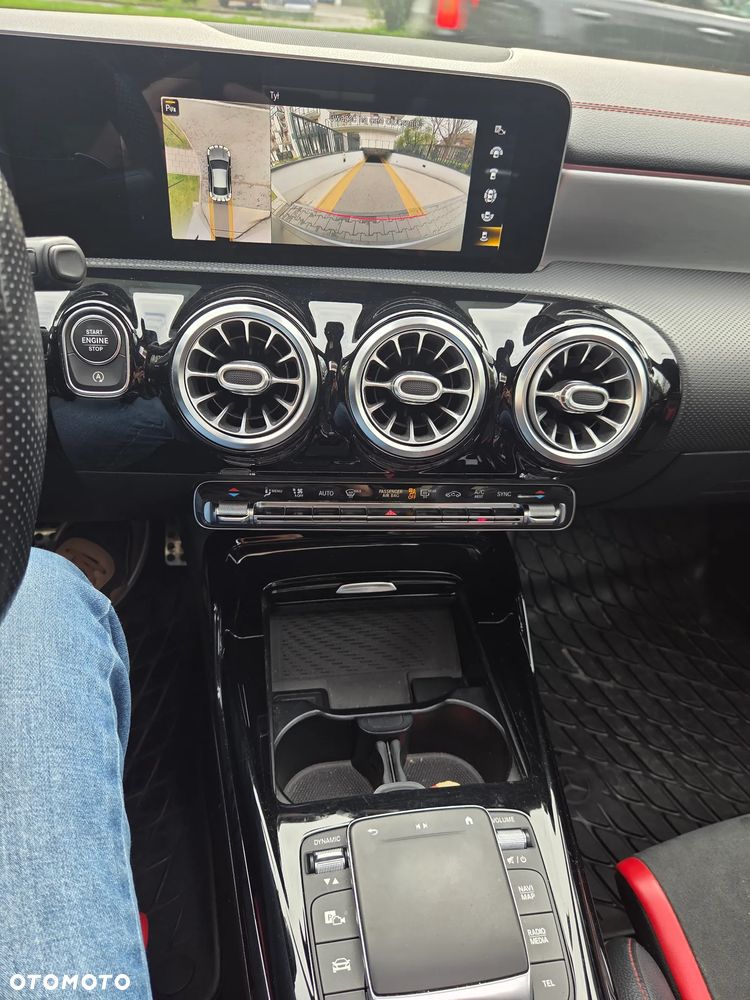 Mercedes-Benz CLA - 26