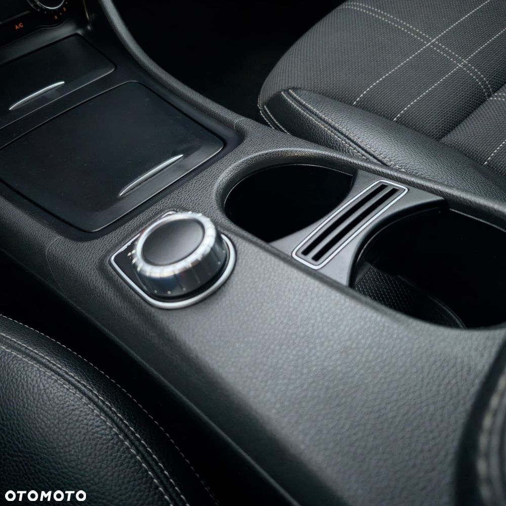 Mercedes-Benz GLA 220 d 4Matic 7G-DCT AMG Line - 29