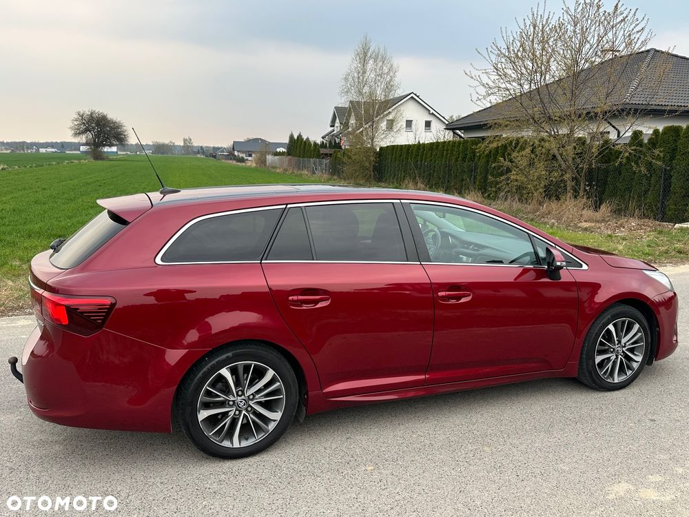 Toyota Avensis 2.0 Selection MS - 12