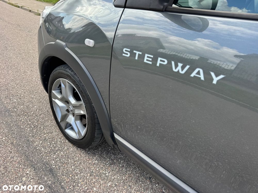 Dacia Lodgy dCi 110 Stepway Celebration - 23