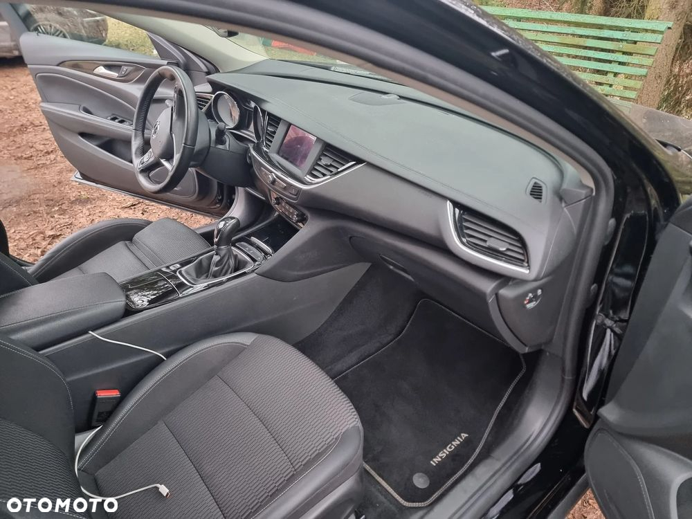 Opel Insignia - 12