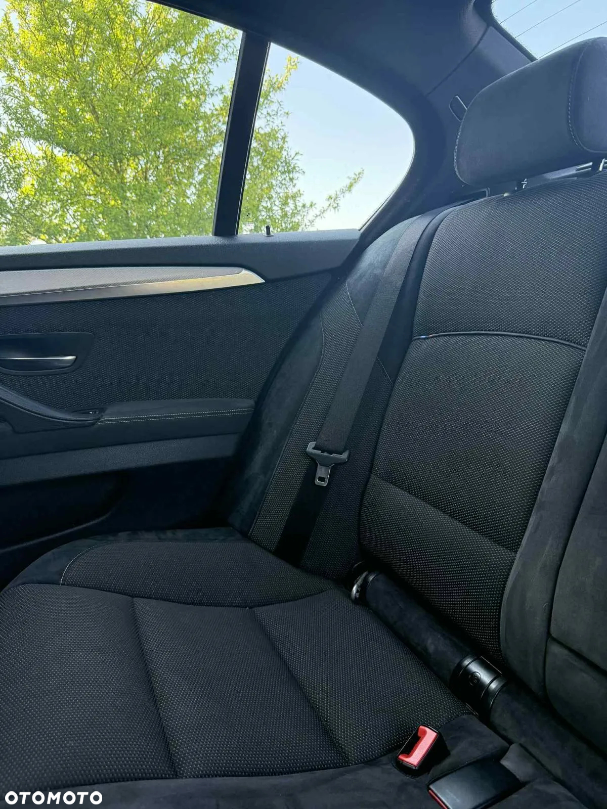 BMW Seria 5 520d xDrive - 12