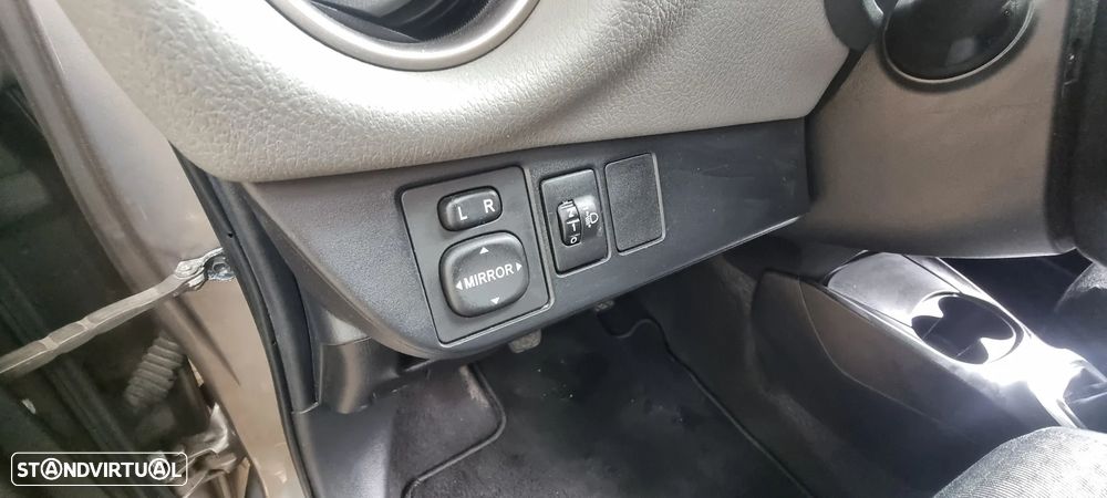 Toyota Yaris 1.4 D-4D Comfort+P.Style - 14
