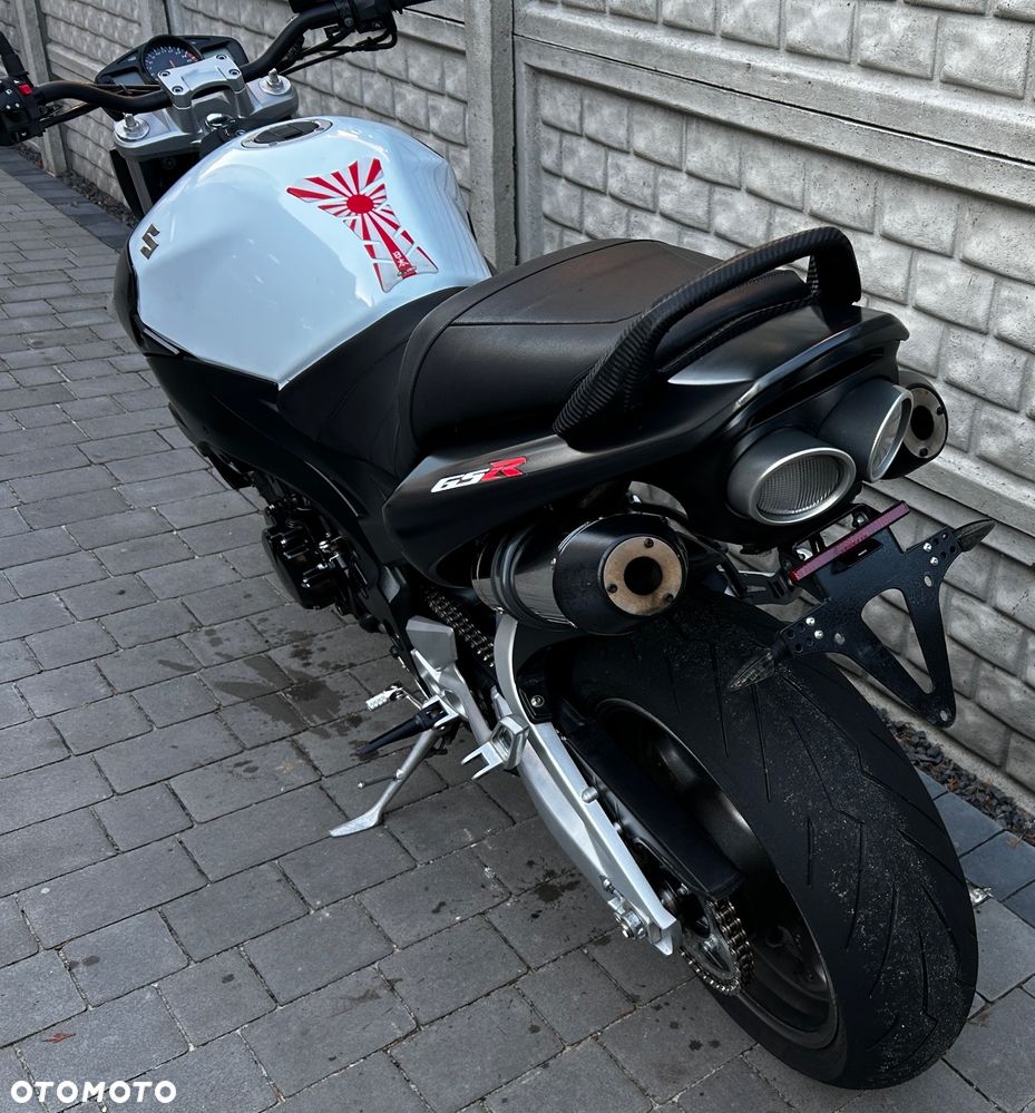 Suzuki GSR - 10