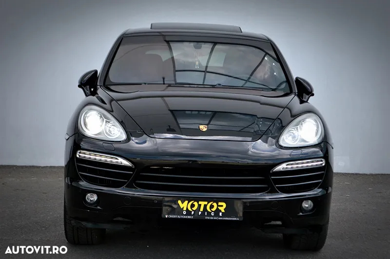 Porsche Cayenne - 2