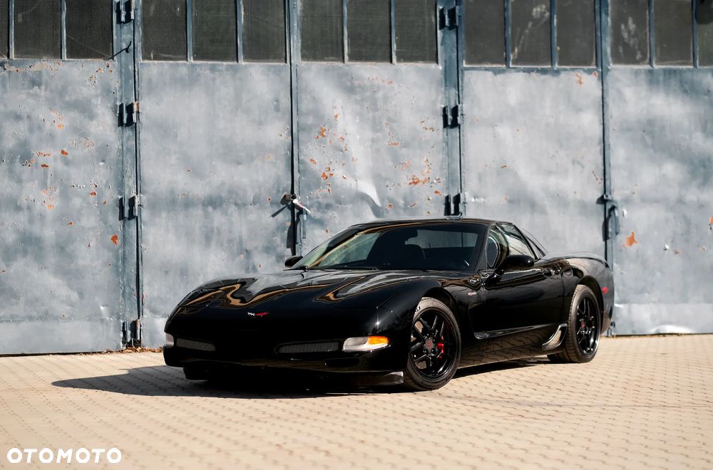 Chevrolet Corvette - 20