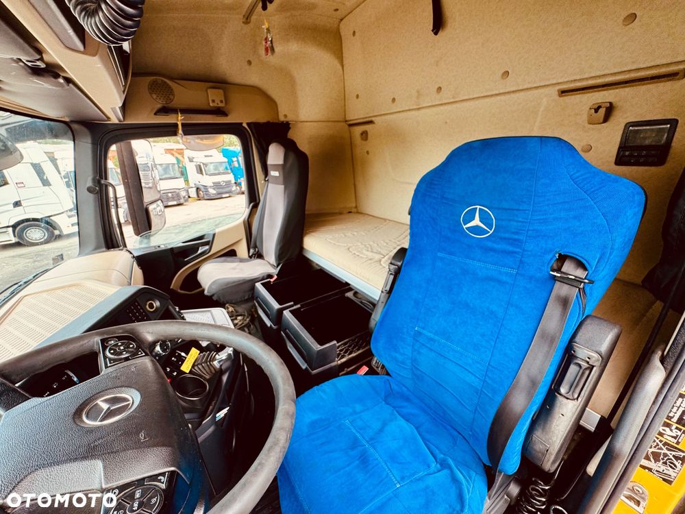 Mercedes-Benz Actros - 7