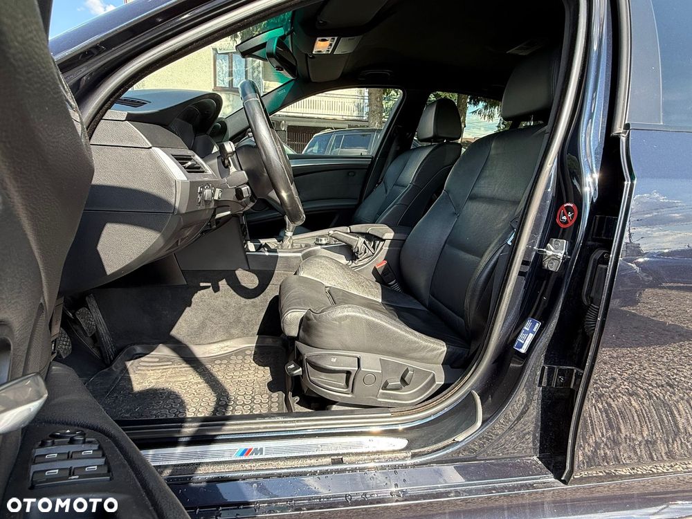 BMW Seria 5 523i - 11