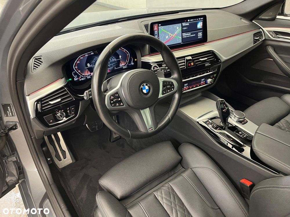 BMW Seria 5 540d xDrive mHEV M Sport sport - 19