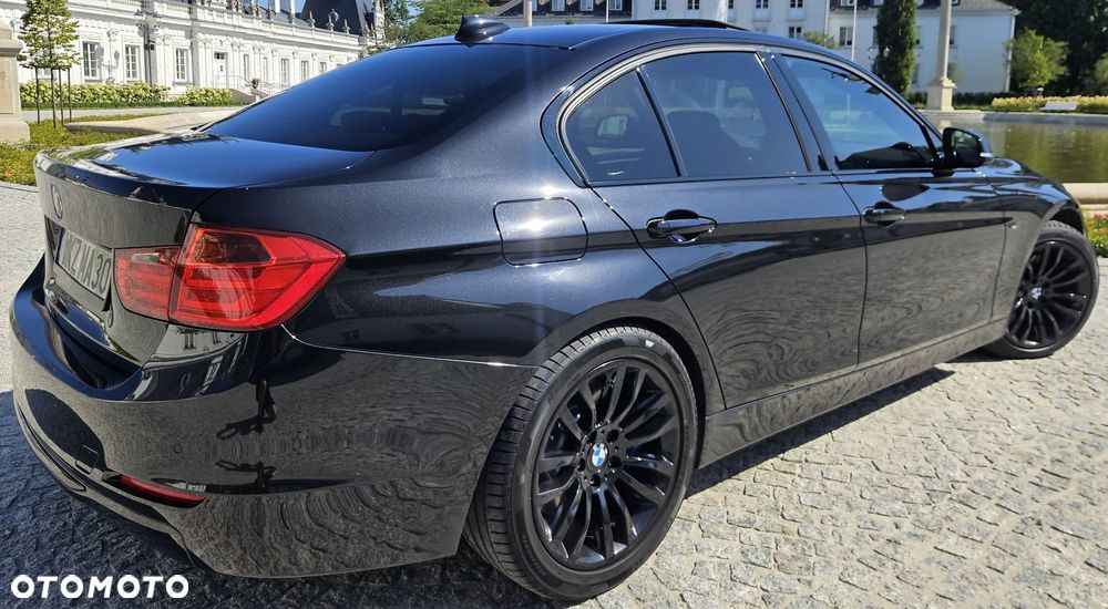 BMW Seria 3 330d xDrive Sport Line - 4