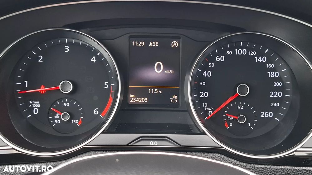 Volkswagen Passat 1.6 TDI (BlueMotion Technology) DSG Comfortline - 7