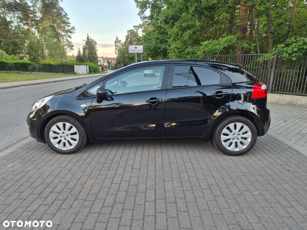 Kia Rio 1.2 Dream Team Edition - 17