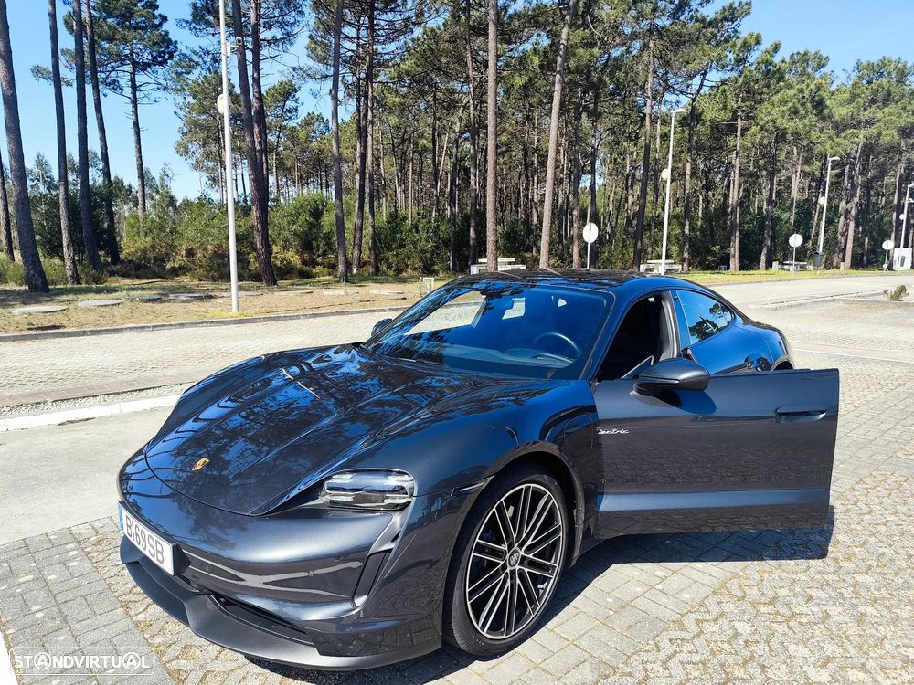 Porsche Taycan 4 - 5