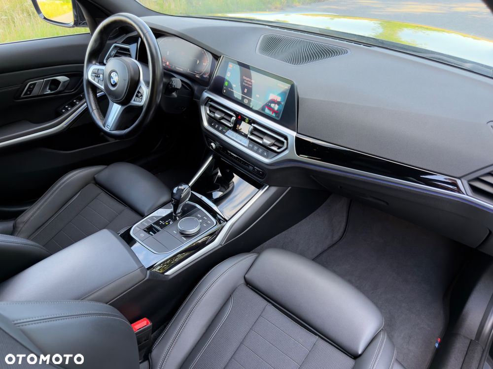 BMW Seria 3 320d Sport Line Shadow - 26