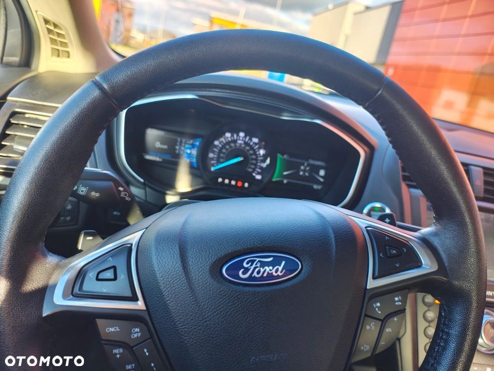 Ford Fusion 2.0 EcoBoost Titanium - 13