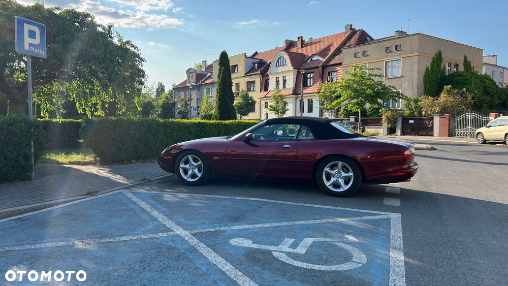 Jaguar XK8 - 7