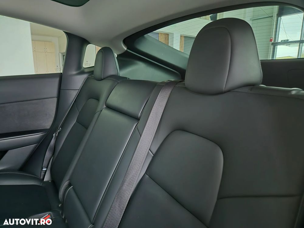 Tesla Model Y Long Range Dual Motor AWD - 15