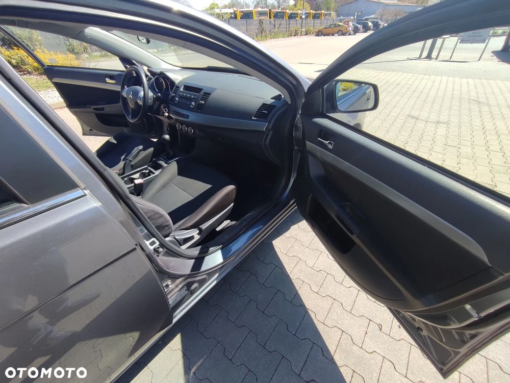Mitsubishi Lancer 1.8 Intense - 21