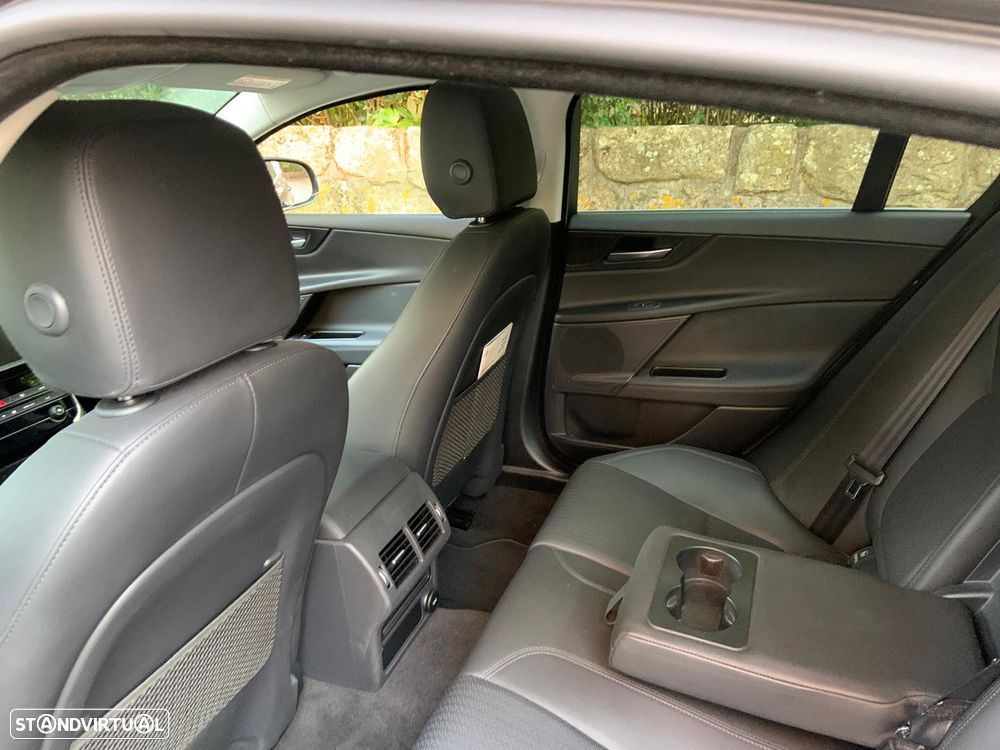 Jaguar XE - 5