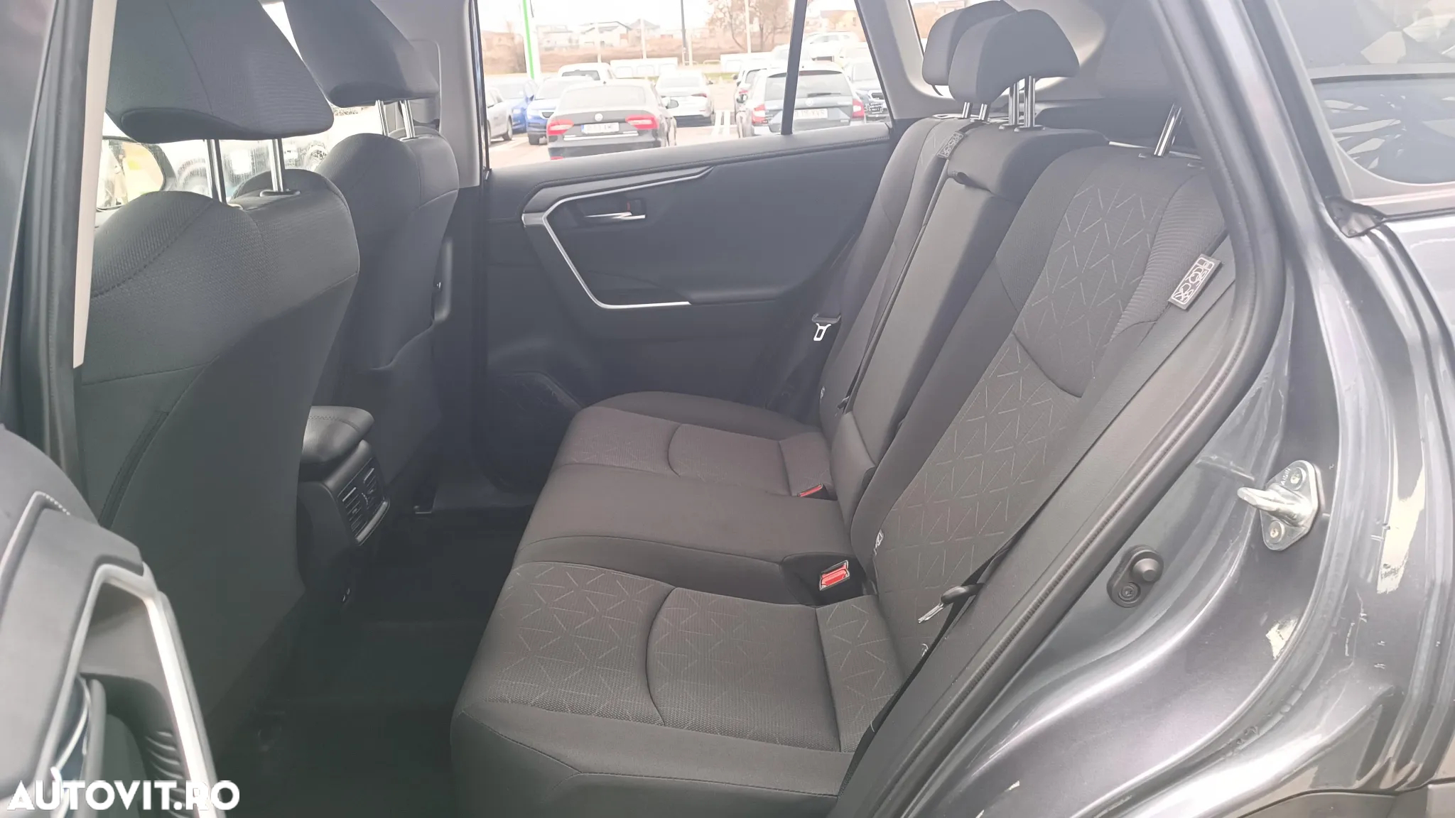 Toyota RAV4 - 24