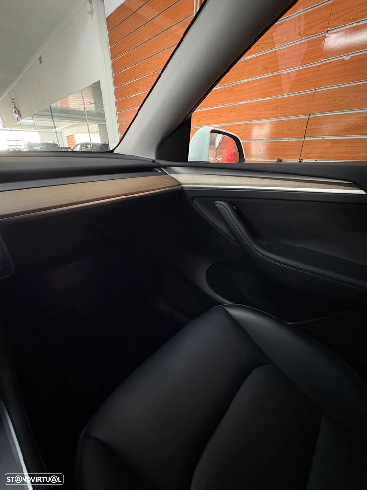 Tesla Model Y RWD - 19