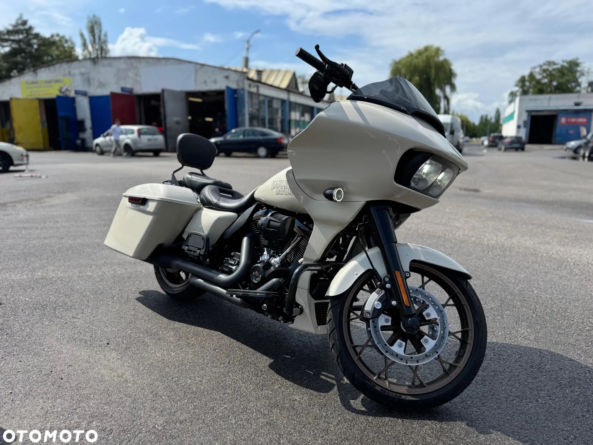 Harley-Davidson Touring Road Glide - 1