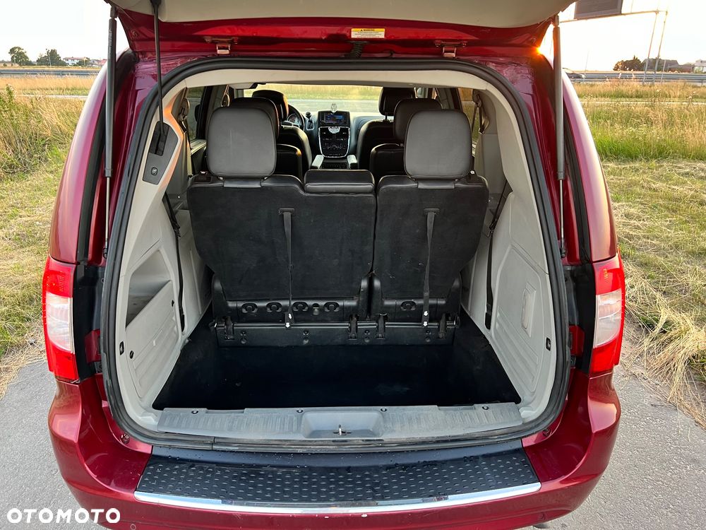 Chrysler Town & Country 3.6 Limited - 15
