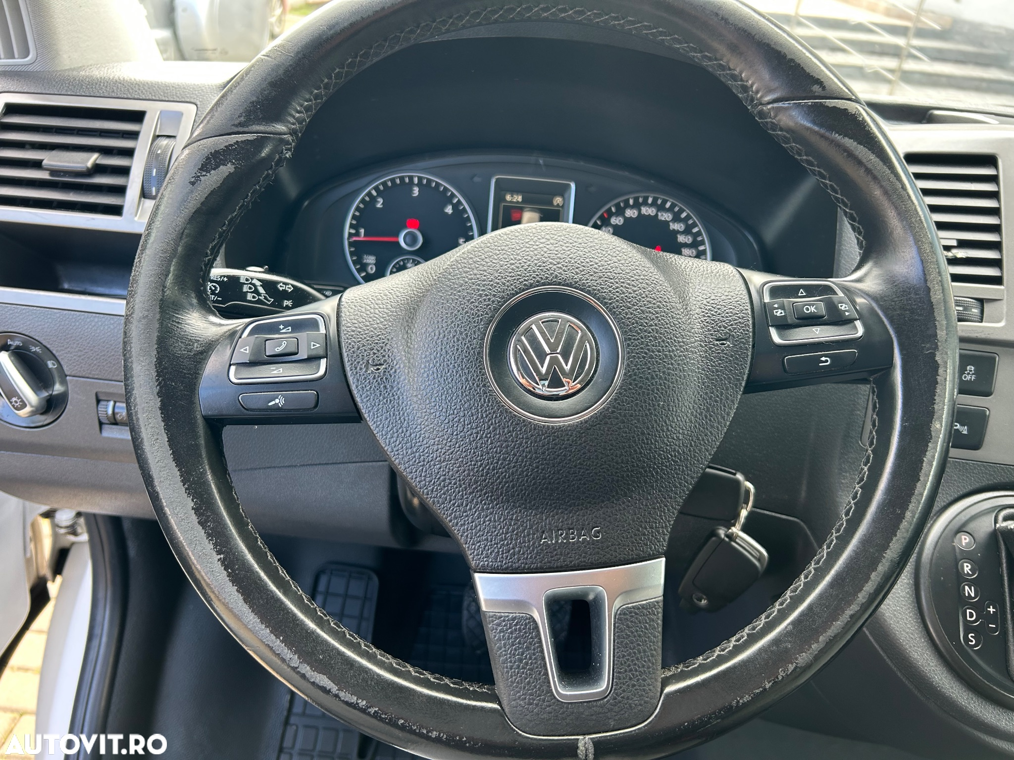 Volkswagen Caravelle - 28
