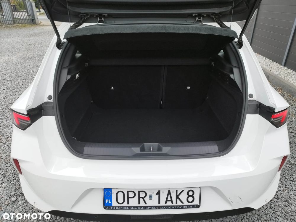Opel Astra 1.2 Turbo Edition - 28