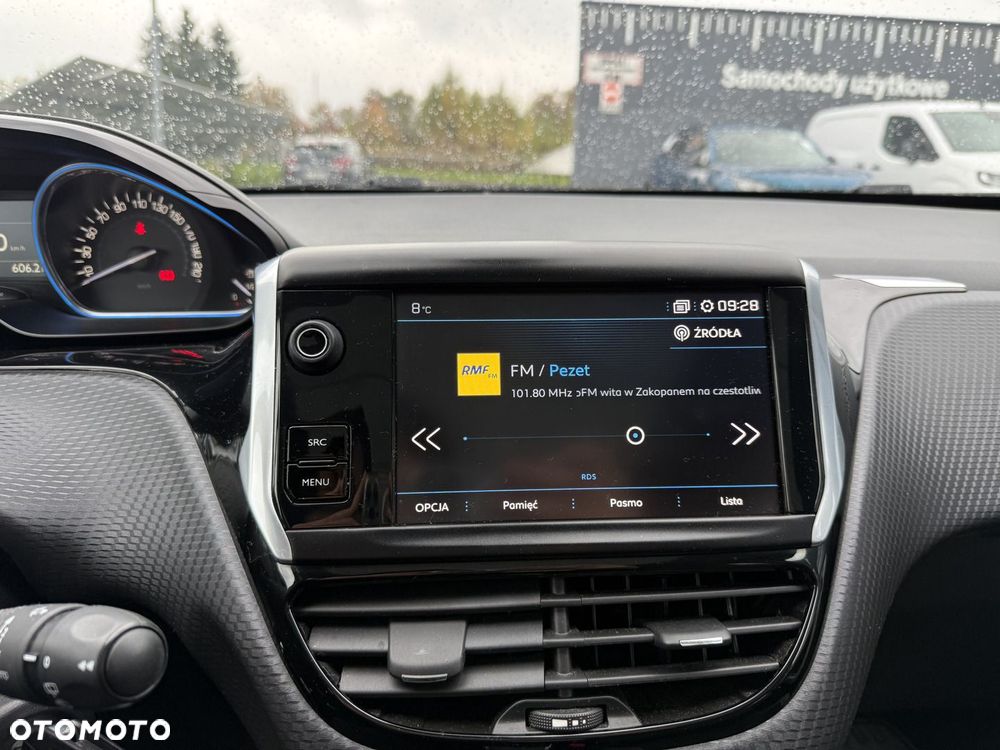 Peugeot 2008 1.2 PureTech Allure S&S - 16