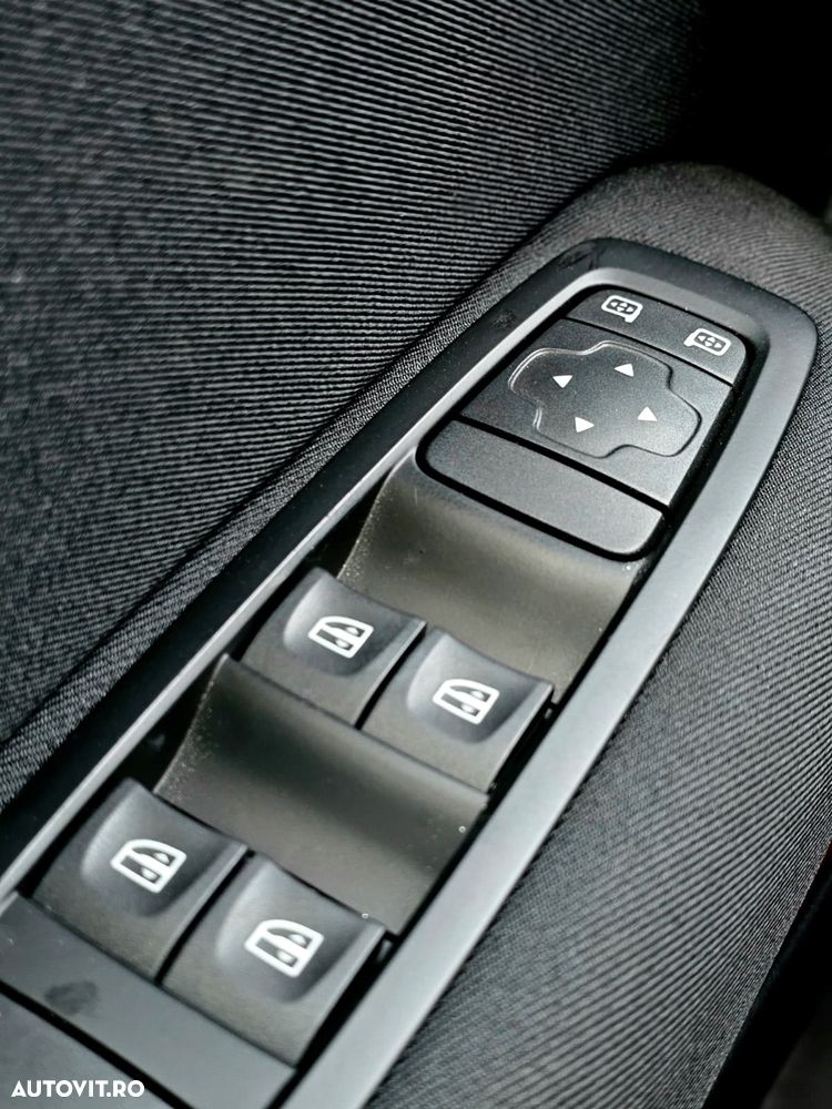 Renault Megane BLUE dCi 115 EDC INTENS - 14