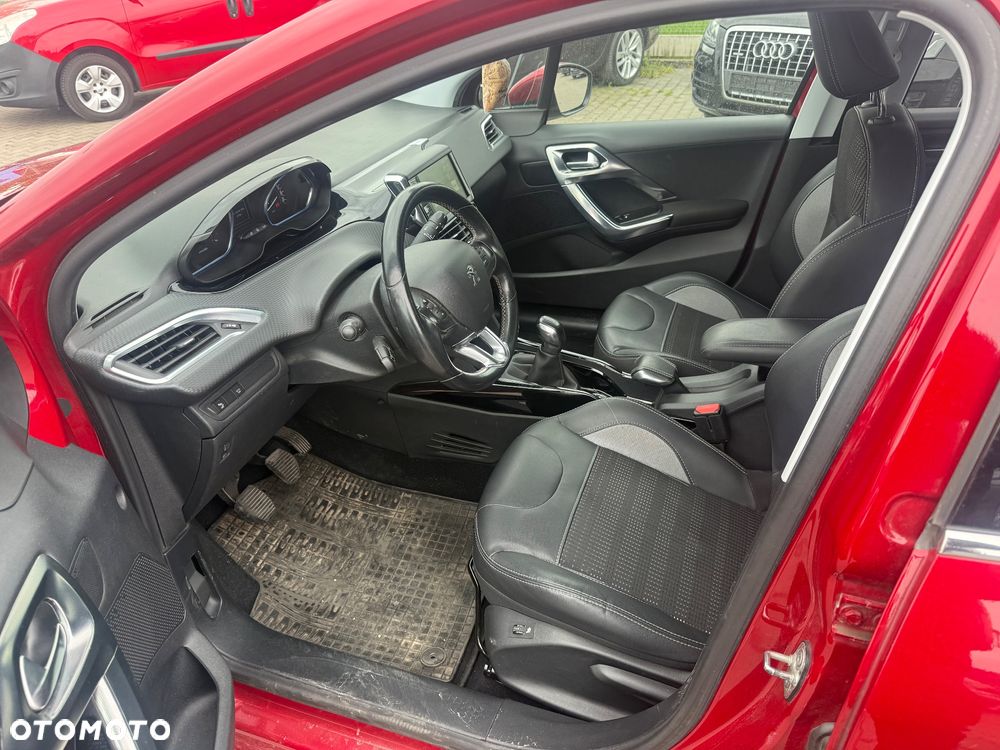Peugeot 2008 - 9