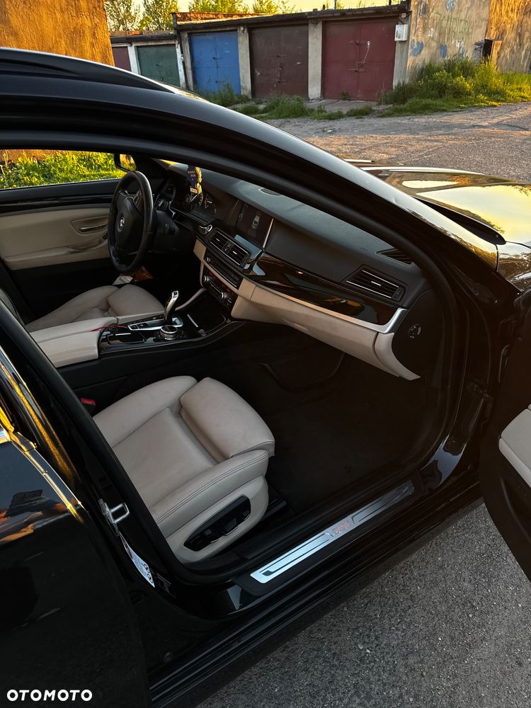 BMW Seria 5 525d xDrive Luxury Line - 8