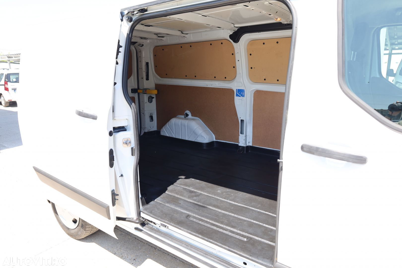 Ford Transit Custom - 12