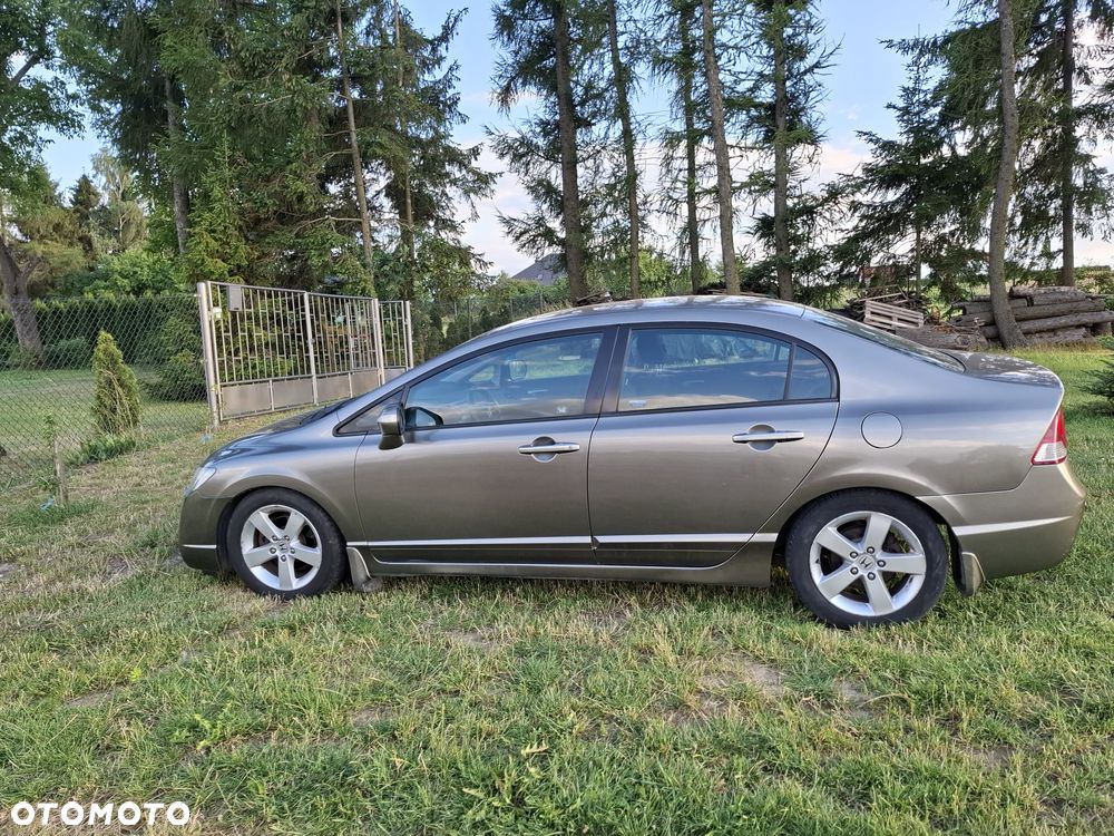 Honda Civic 1.8 Executive - 15