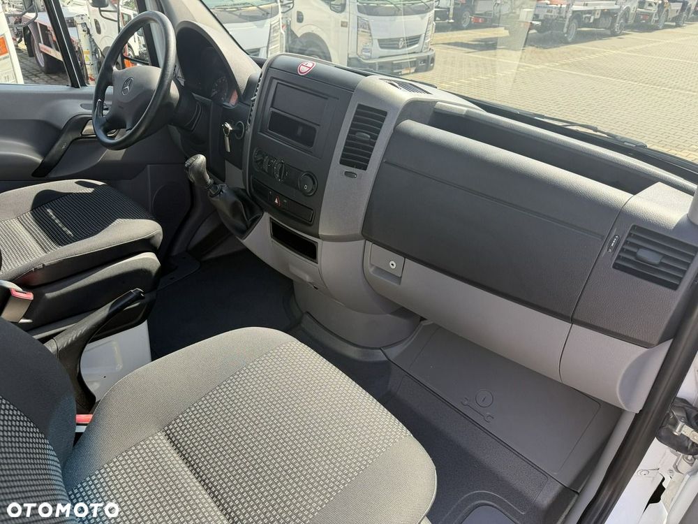 Mercedes-Benz Sprinter - 26