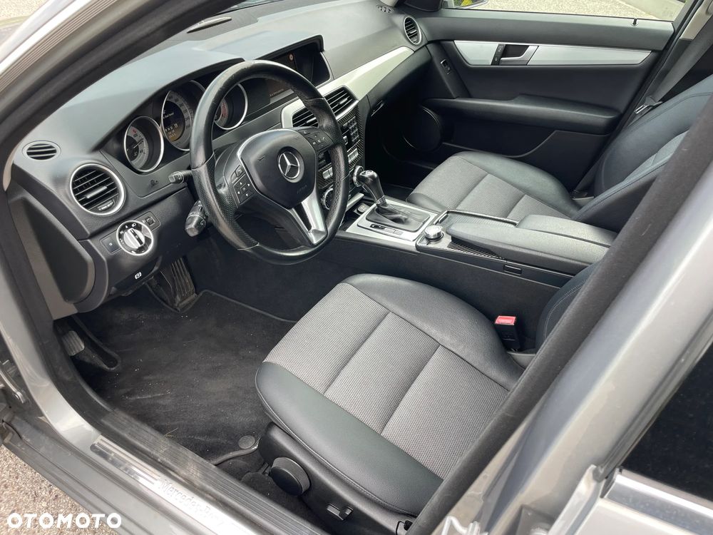 Mercedes-Benz Klasa C 180 BlueEFFICIENCY 7G-TRONIC Avantgarde - 17