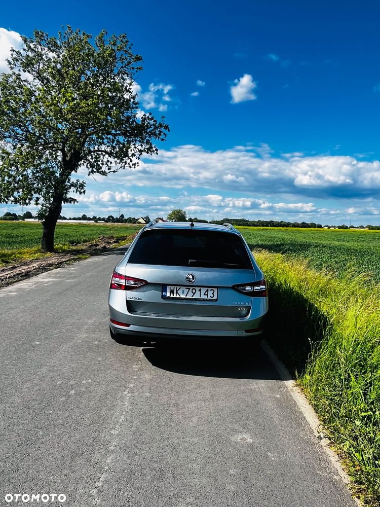 Skoda Superb 2.0 TDI 4x4 Style DSG - 11