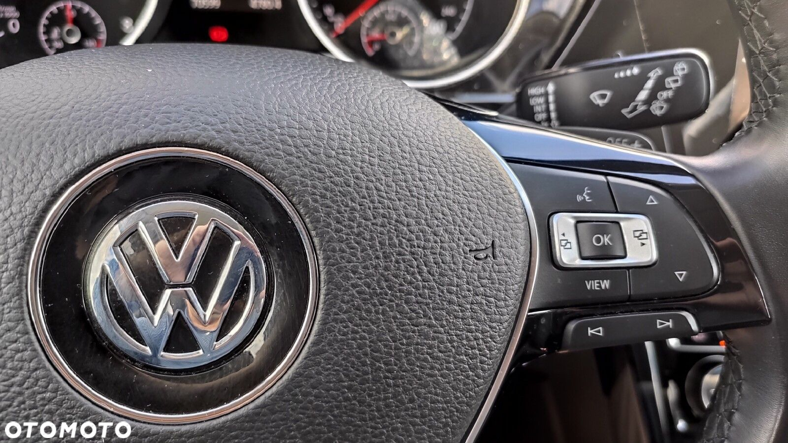 Volkswagen Touran - 14