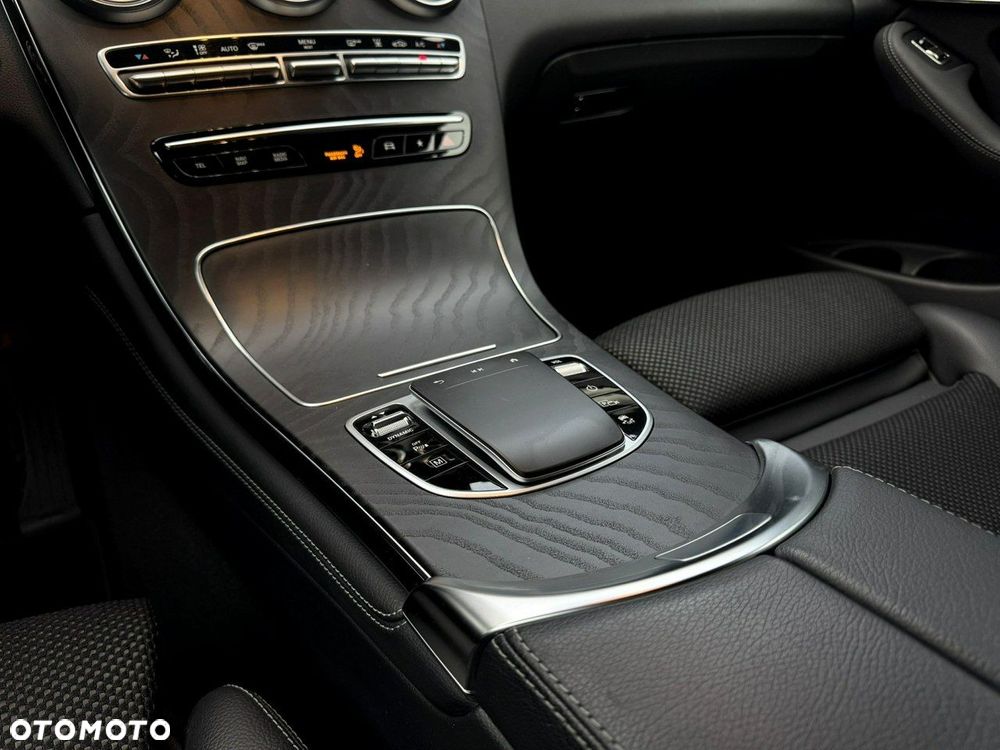 Mercedes-Benz GLC 300 e 4-Matic - 14