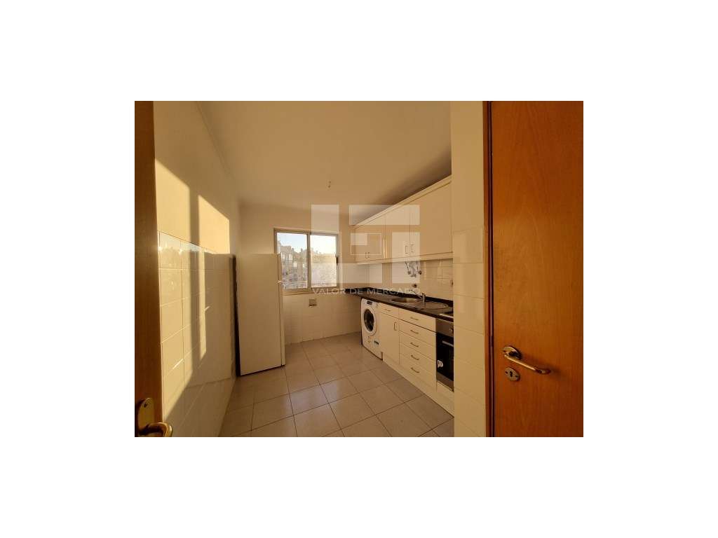 APARTAMENTO T2 - MINA DE ÁGUA - Grande imagem: 4/27